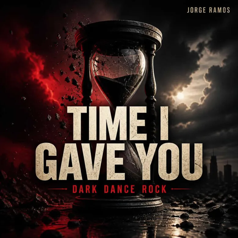 Portada premium de dark dance rock: escenario nocturno casi vacío con suelo negro reflectante, una figura firme bajo un foco azul frío y magenta oscuro.